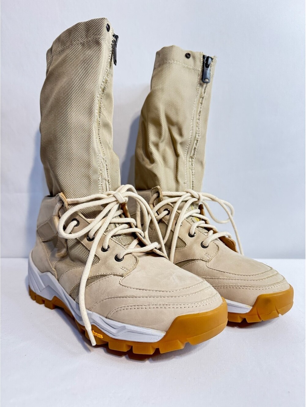 Vibram Athletic Shoes Tan Size 8.5
